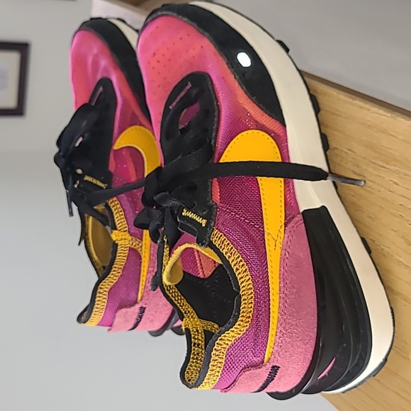 Nike Women's Waffle 1 Vibrant Pink and Black Sneakers with Yellow Swoosh - Picture 1 of 8